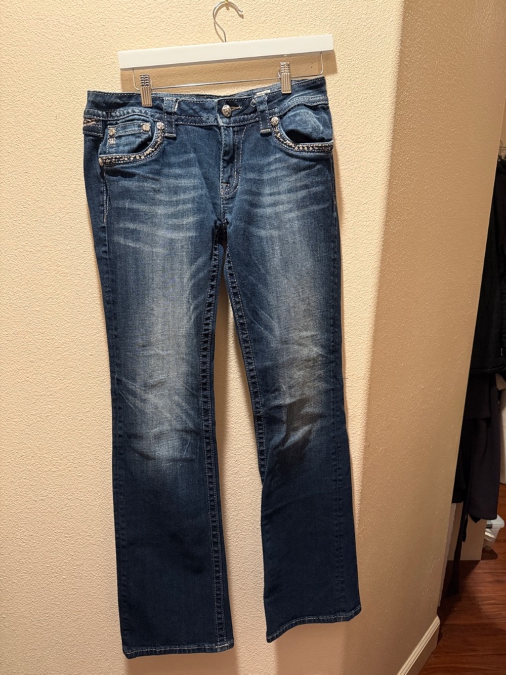 Womens miss me Dark Wash Blue Jeans with Embellished Pockets